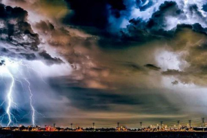 Jakie zjawiska naturalne występują w atmosferze?